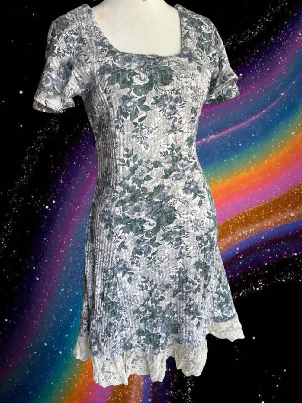 Vintage Instant Connection coquette floral dress